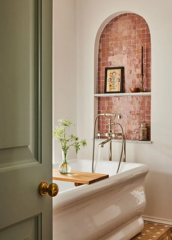Traditional Bathroom Designs – Timeless Elegance GR-BTH-TRB-1103